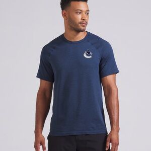 Vancouver Canucks lululemon Metal Vent Tech Short-Sleeve Shirt NWT